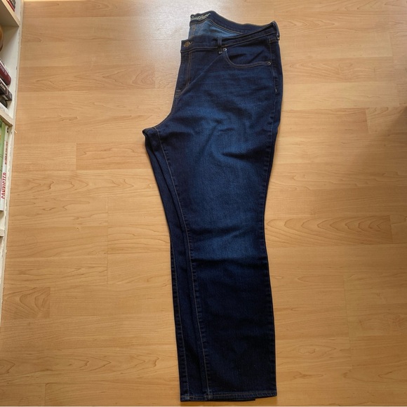 Old Navy The Sweetheart Women’s Tapered Stretch Blue Denim Jeans, Size 20 Reg. - Picture 3 of 6